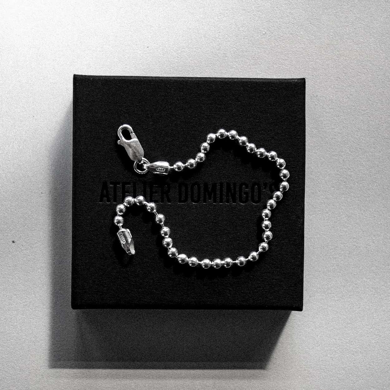 The beads bracelet is an elegant and unisex piece of jewelry, crafted in Italy and made of 925 Sterling Silver. Every jewelry is designed by Atelier Domingo's in France and is made to be worn by both men and women.