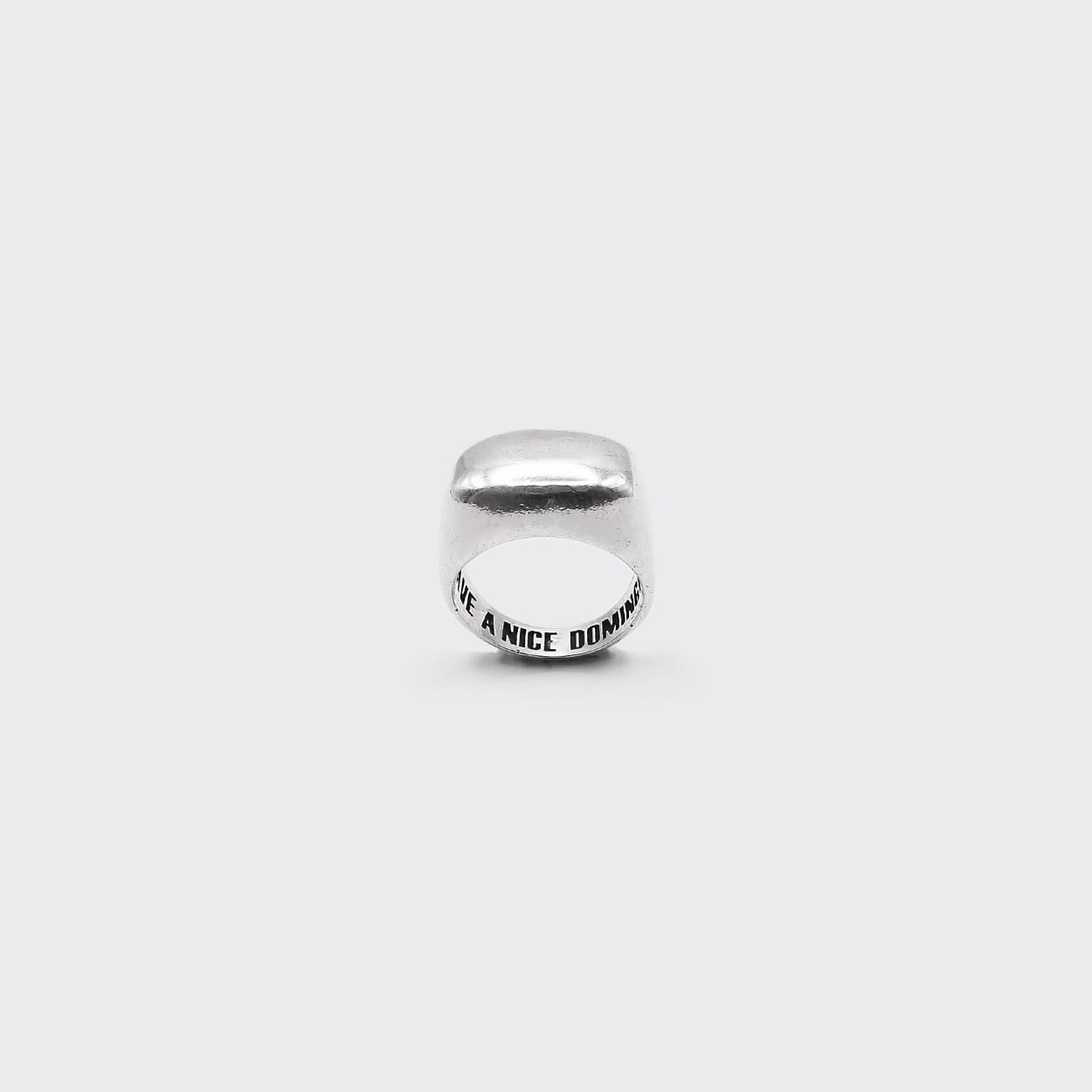 Atelier Domingo's Block silver ring is a tribute to New York block parties. This unisex ring is made in Spain. It is made of a high-quality 925 Sterling silver plating (10 microns). All our jewelry is unisex, made for both men and women.