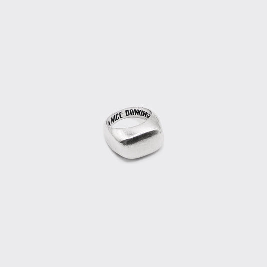 Atelier Domingo's Block silver ring is a tribute to New York block parties. This unisex ring is made in Spain. It is made of a high-quality 925 Sterling silver plating (10 microns). All our jewelry is unisex, made for both men and women.