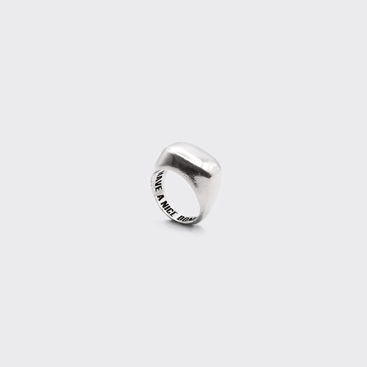 Atelier Domingo's Block silver ring is a tribute to New York block parties. This unisex ring is made in Spain. It is made of a high-quality 925 Sterling silver plating (10 microns). All our jewelry is unisex, made for both men and women.