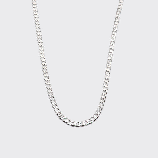 The Cuban chain is an elegant and unisex piece of jewelry, crafted in Italy and made of 925 Sterling Silver. Every jewelry is designed by Atelier Domingo's in France and is made to be worn by both men and women.