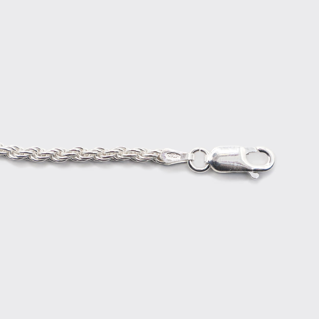 The Rope bracelet is an elegant and unisex piece of jewelry, crafted in Italy and made of 925 Sterling Silver. Every jewelry is designed by Atelier Domingo's in France and is made to be worn by both men and women.