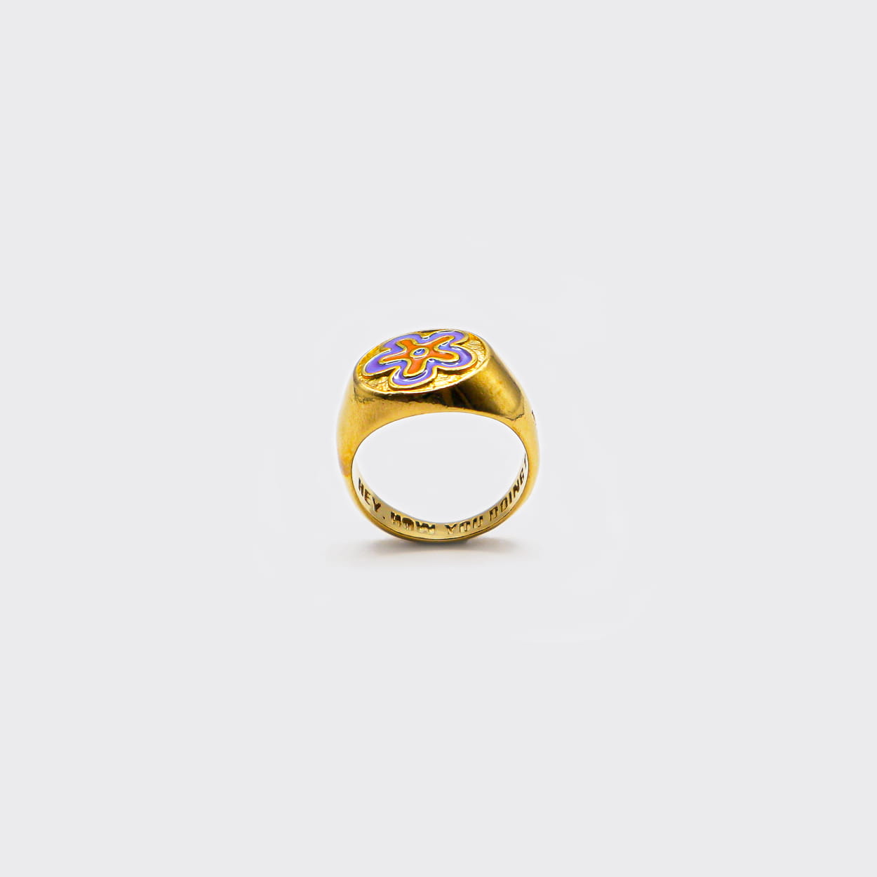 Atelier Domingo's Soul ring is our tribute to the hip-hop group De La Soul. This  ring has been designed in France and is made for both men and women. This jewelry is made of a high-quality 24 karat gold plating.